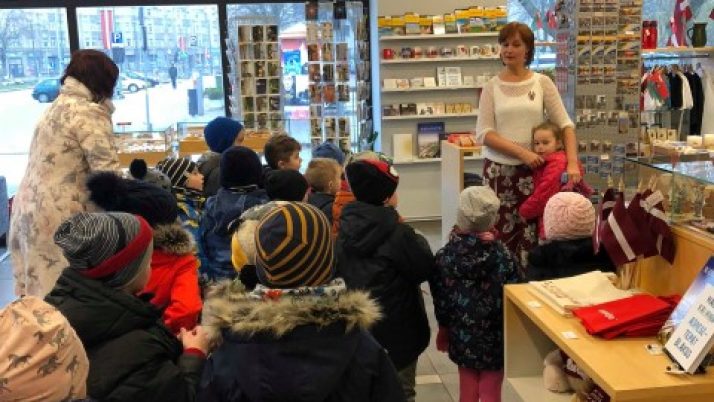 Pirmsskolas bērni Liepājas reģionālā tūrisma informācijas birojā